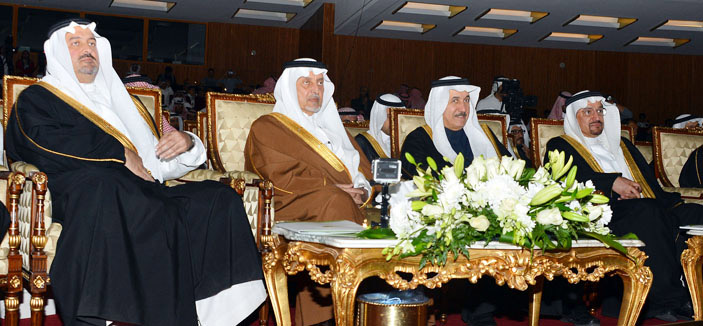 الأميرة العنود بنت عبد الله بن محمد كرمت الفائزات بالجائزة والقائمات عليها 