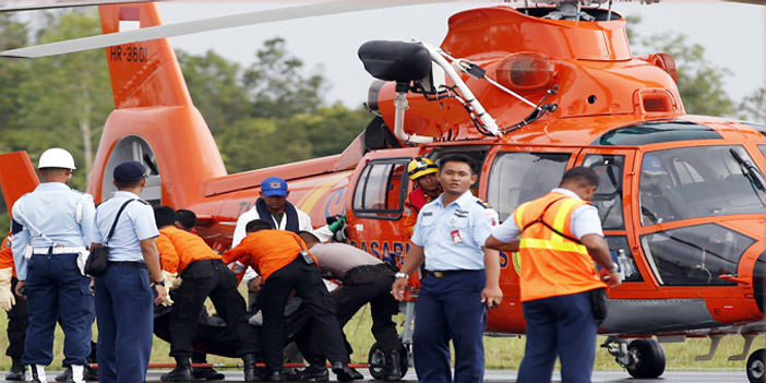 توسع أعمال البحث بحراً للعثور على باقي ضحايا الطائرة الماليزية 