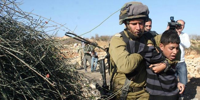  إسرائيل تعتقل 1000 طفل فلسطيني سنوياً