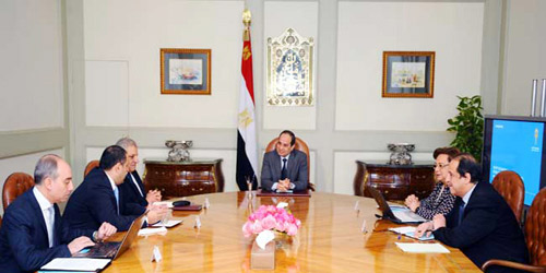  الرئيس المصري خلال الاجتماع.