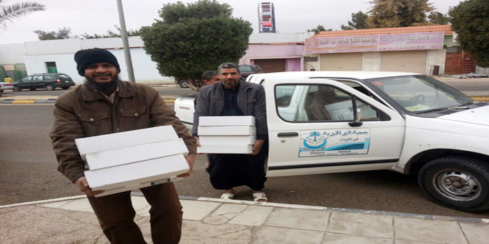  توزيع التمور على منسوبي الحلقات