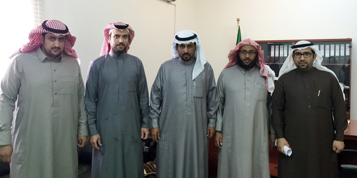  أثناء تسليم القطع السكنية