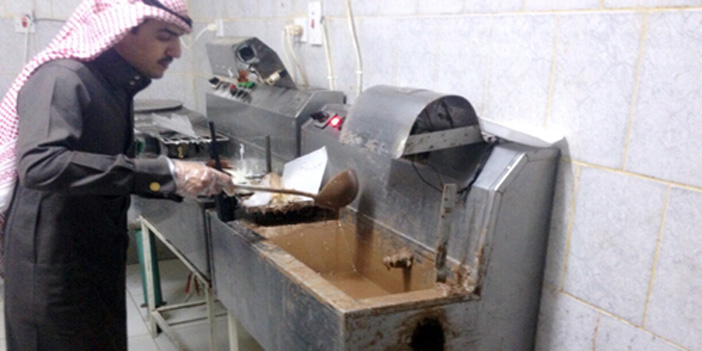  معدات تظهر عليها علامات التلف والفساد