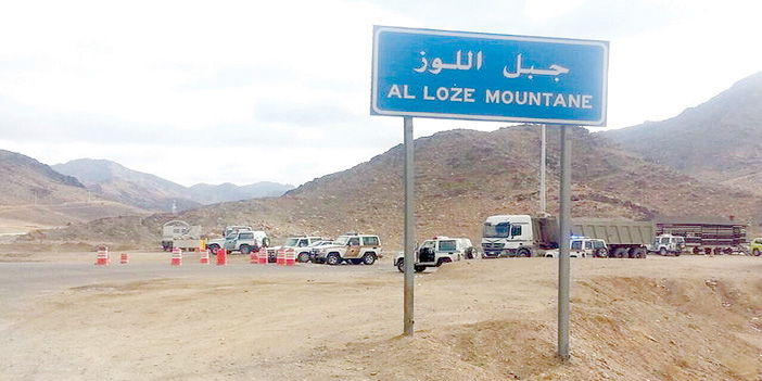 حضور أمني كثيف للمحافظة على سلامة زوار الثلوج بتبوك 