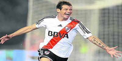 النصر يحصل على موافقة الأورغوياني «مورا» ويسعى لضم الكونغولي «ديكو» 