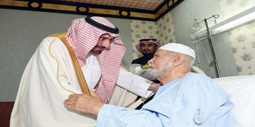  الأمير جلوي مطمئنا على صحة الشيخ أبو ساق