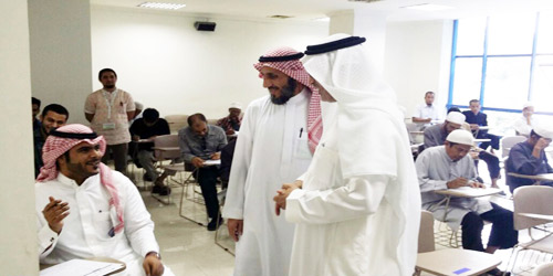  المبارك متفقدًا الاختبارات