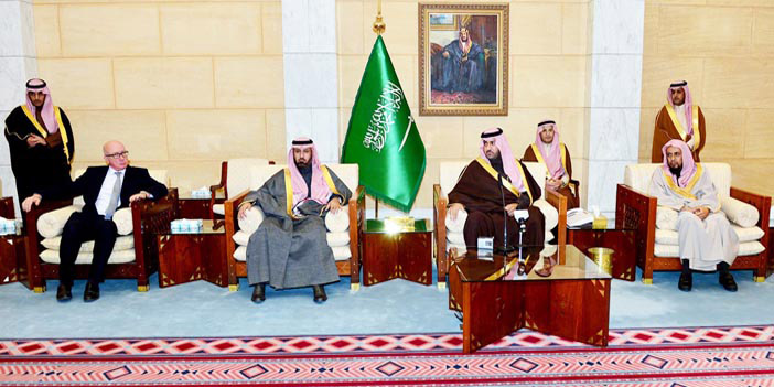 أمير منطقة الرياض استقبل أصحاب الفضيلة العلماء والمعالي ورؤساء وأعضاء مجالس الإدارة في الجمعيات الخيرية 