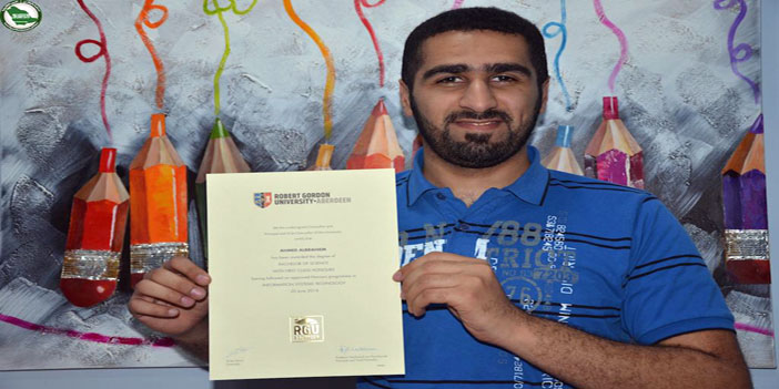 مبتعث سعودي يحصد جائزة الصناعة في أشهر الجامعات التطبيقية البريطانية 