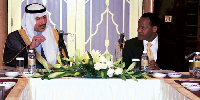  اجتماع الأمير بندر بن سعود مع الوزير التنزاني