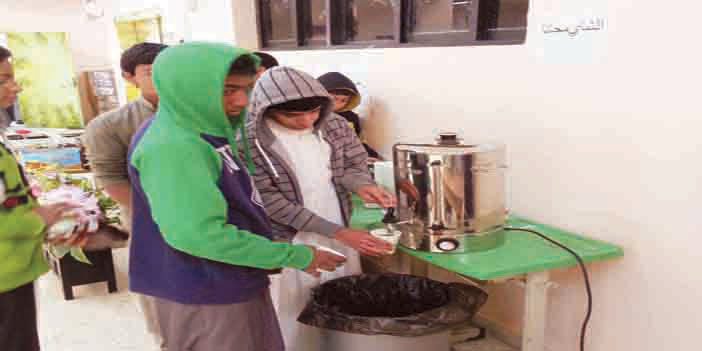  الطلاب أثناء الاستراحة