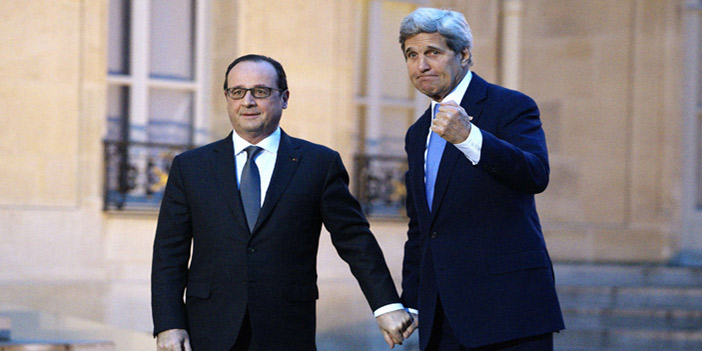  الرئيس الفرنسي خلال استقباله وزير الخارجية الأمريكي