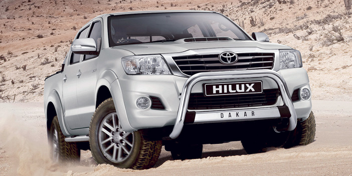 «هايلكس» و«لاندكروزر ربع» تشاركان بسباق الغضا 