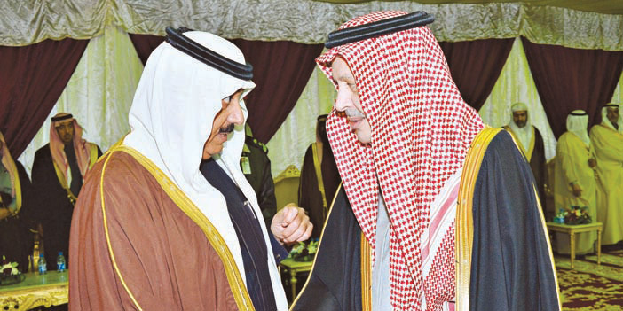 الأمير عبدالإله يطمئن على صحة خادم الحرمين 