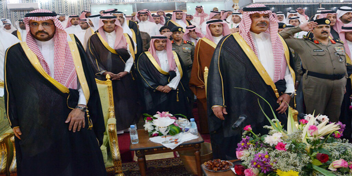  الأمير مشاري خلال افتتاح المهرجان بالمخواة
