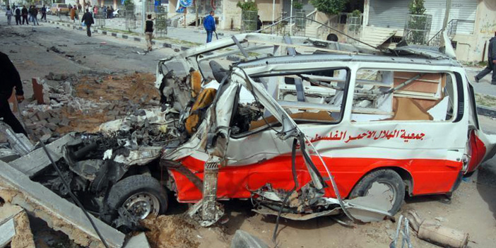  إحدى سيارات الطواقم الطبية التي اعترضت من قبل جيش الاحتلال. الجزيرة