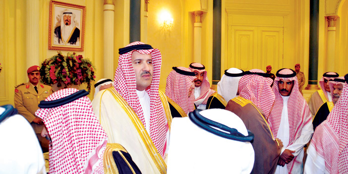  الأمير فيصل استقبل المواطنين في العزاء