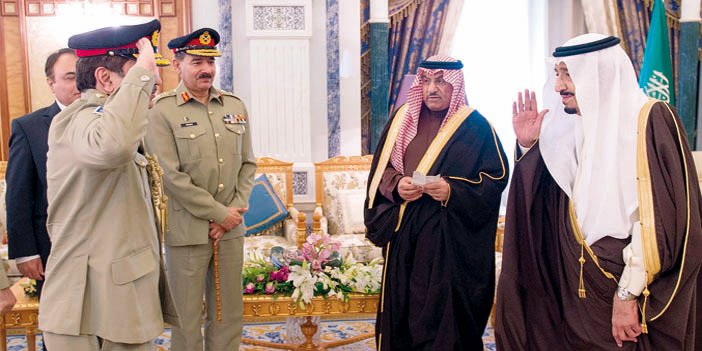 بعث رسالة لأمير الكويت تتعلق بالعلاقات الثنائية والمستجدات الإقليمية والدولية 