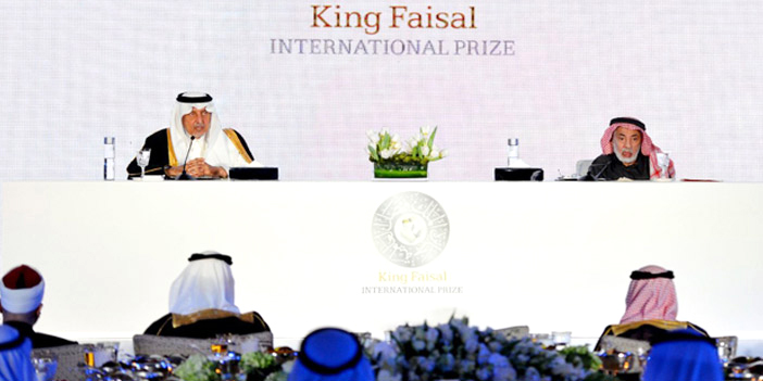  الأمير خالد الفيصل خلال رعايته حفل الإعلان عن الفائزين بالجائزة