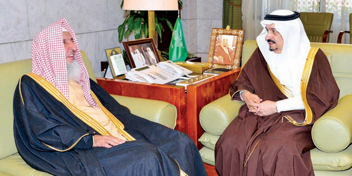  الأمير فيصل بن بندر يستقبل سماحة مفتي عام المملكة