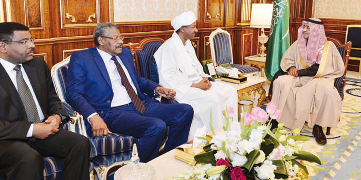 ولي العهد يستقبل وزير الاستثمار السوداني 