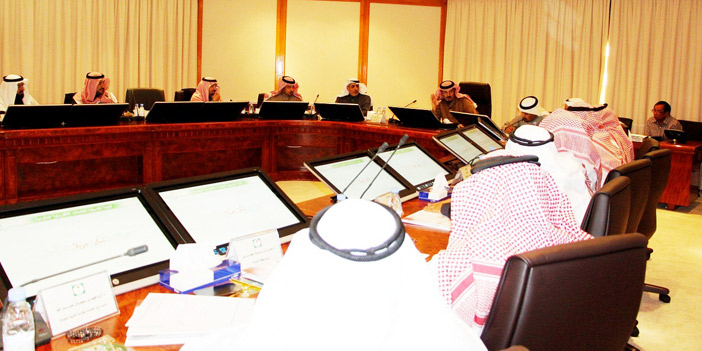 اللجنة التنسيقية تبدأ العمل على توحيد تسمية وتعريف الأنشطة والخدمات البلدية 