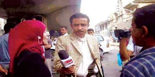  مقاتل من ميليشيا الحوثي يجري لقاء لصالح قناة المسيرة