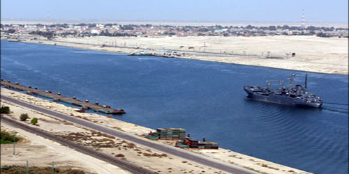 مصر تبحث تطوير موانئ محور قناة السويس 