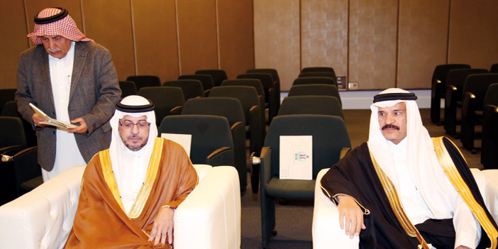  رئيس التحرير الأستاذ خالد المالك وسعادة وكيل الجامعة د. أسامة الحيزان