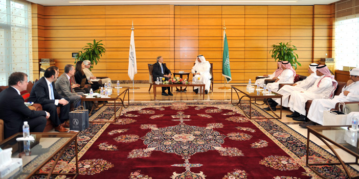  د. السيف مستقبلاً الوفد