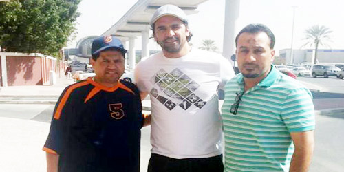  حسين زكي مع مسؤولي النادي