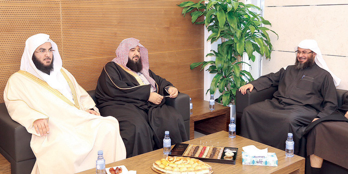 مدير عام هيئات الرياض يزور رئيس المحكمة الجزائية