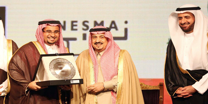 أمير منطقة الرياض يزور جناح القفاري بملتقى شباب الأعمال 