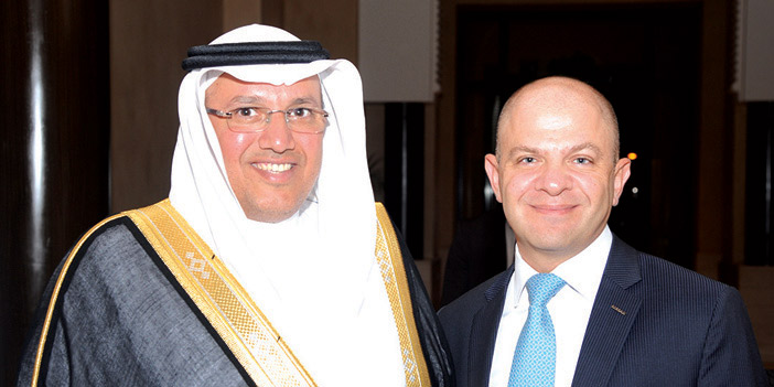  المدير التنفيذي لنيسان سمير شرفان مع رئيس مجلس إدارة العيسى نجيب العيسى