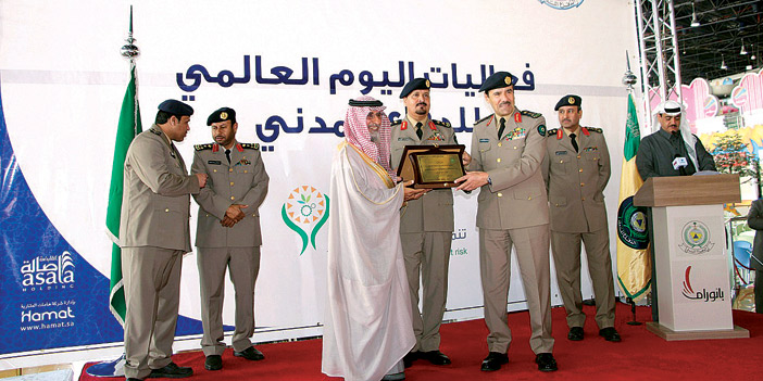 دشَّن فعاليات اليوم العالمي للدفاع المدني نيابة عن أمير منطقة الرياض 