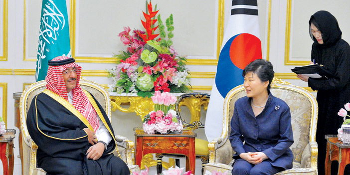  ولي ولي العهد خلال لقائه رئيسة جمهورية كوريا