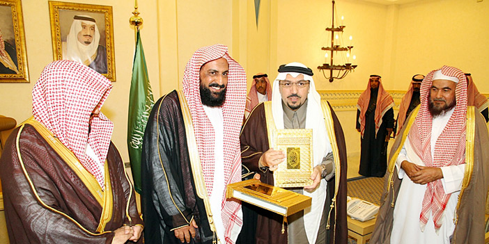  أمير منطقة القصيم يتلقى تقرير الجمعية