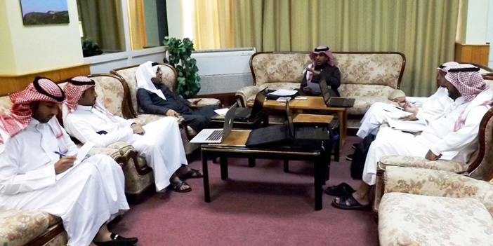  المشرفون خلال زيارتهم للنماص