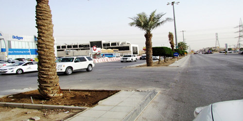  «UT» قبل دوار طريق الملك عبدالعزيز مع طريق سعود بن مقرن