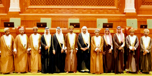 رئيس مجلس الشورى يعقد جلسة مباحثات رسمية مع نظيره العماني 