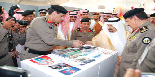 الأمير فيصل بن بندر: التوعية المرورية مسئولية الجميع للالتزام بأداب وأنظمة المرور 