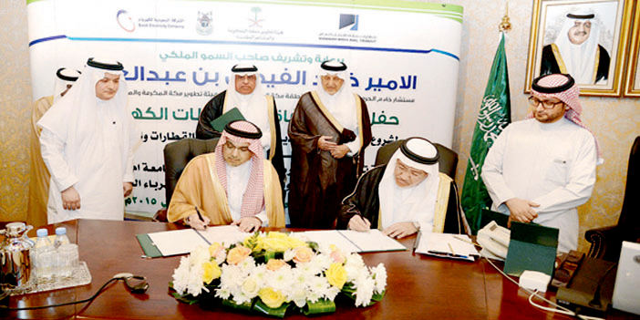 أمير منطقة مكة المكرمة شهد مراسم توقيع العقد بين الكهرباء والأمانة 