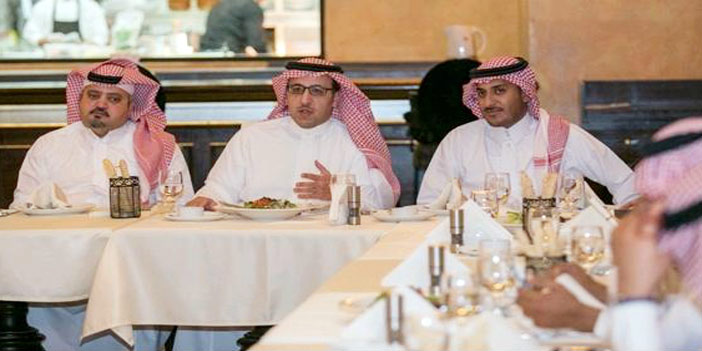  المهنا خلال اللقاء التعريفي مع الإعلاميين