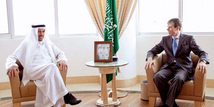 الأمير سعود بن عبدالله خلال استقباله السفير السويسري