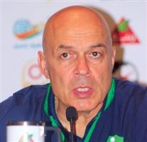 جروس يعتمد تشكيلة تراكتور لقمة المساء أمام النصر 