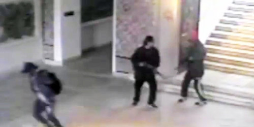  لقطة فيديو تظهر منفذي مذبحة المتحف ومتهماً ثالثاً يجري البحث عنه