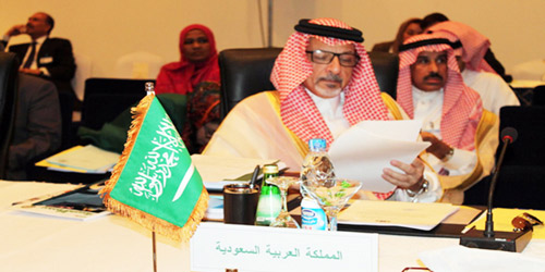 مندوب المملكة السفير أحمد قطان خلال افتتاح أعمال المندوبين أمس