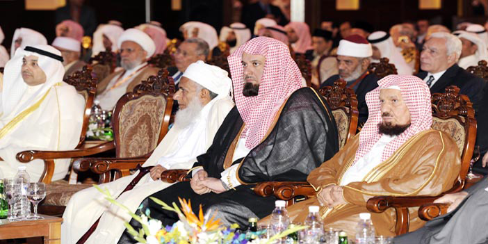 رئيس الهيئات يشارك في مؤتمر مجلس مجمع الفقه الإسلامي الدولي بالكويت 
