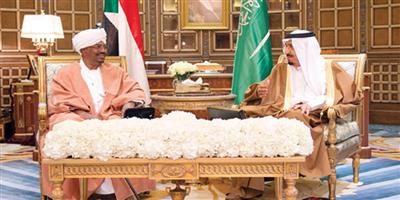 خادم الحرمين بحث مع الرئيس السوداني المستجدات الإقليمية والدولية 