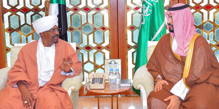  الأمير محمد بن سلمان خلال لقائه الرئيس السوداني